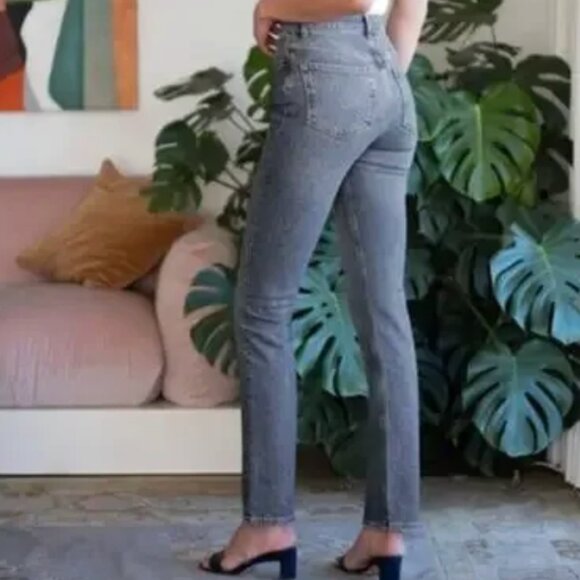 Reformation Lisa High-Rise Straight Leg Jeans in Palermo Size 26 Long 32” inseam - Picture 2 of 11